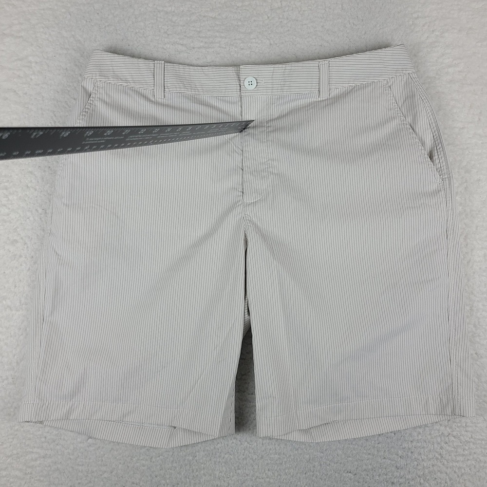 Under Armour Shorts Mens 36 White Beige Stripe 10" Hybrid Chino Performance Golf
